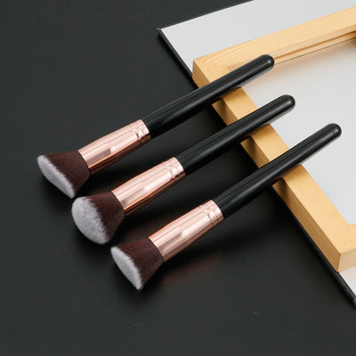 Set de 3 Brochas de Maquillaje Portátiles con Cabezal Plano Biselado - Image 14