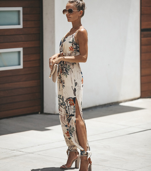 Jumpsuit Escotado con Bolsillos y Tirantes Ajustables - Diseño Sensual y Moderno - Image 2