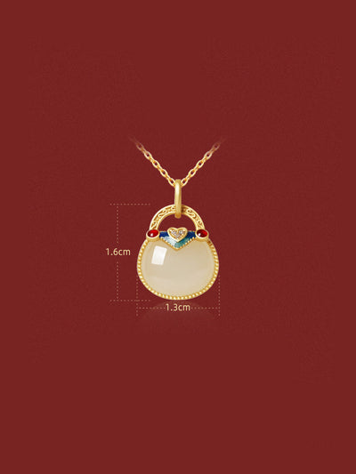 Colgante de Plata Esterlina con Jade Hetian para Mujer - Little Silversmith - Image 2