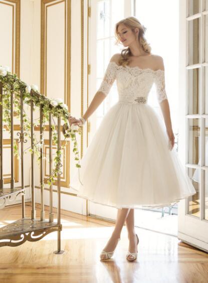 Vestido de Encaje Asimétrico Elegante