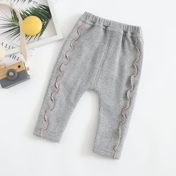 Pantalones de Mezclilla con Forro Polar y Detalles de Encaje - Image 10