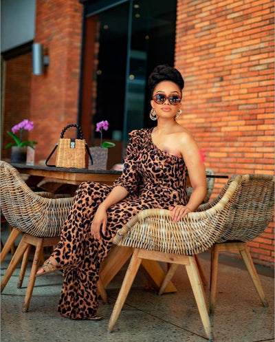 Mono de una manga con estampado en la parte superior - Image 4