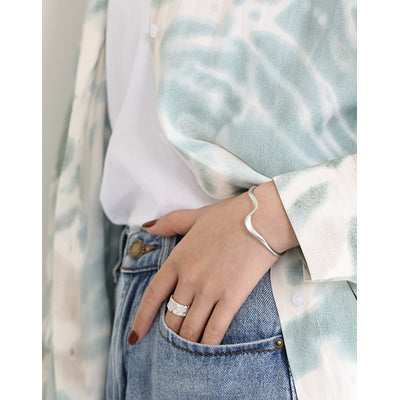 Pulsera para mujer con patrón de olas - Image 3