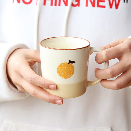 Taza de Café Artesanal de Cerámica con Patrón de Pez Yuzu - Image 3