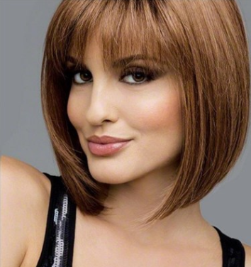 Peluca Bob Corto con Flequillo Lateral - Ondas Suaves y Volumen Natural - Image 4