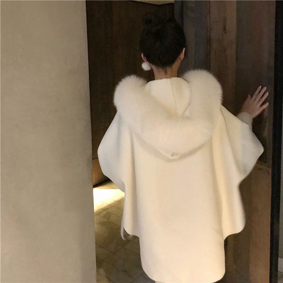 Abrigo Capa de Lana con Cuello de Piel