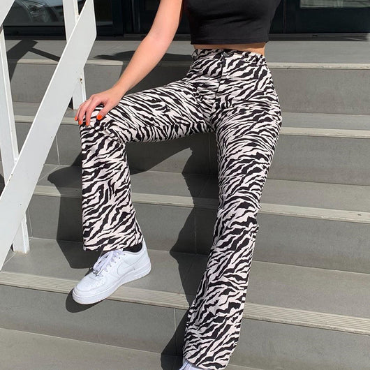 Pantalones rectos con patrón blanco y negro - Image 2