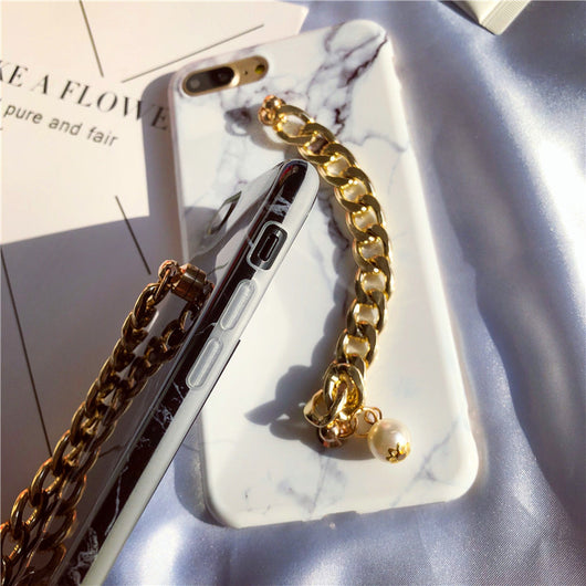 Funda para celular con cadena de perlas y mármol - Image 10