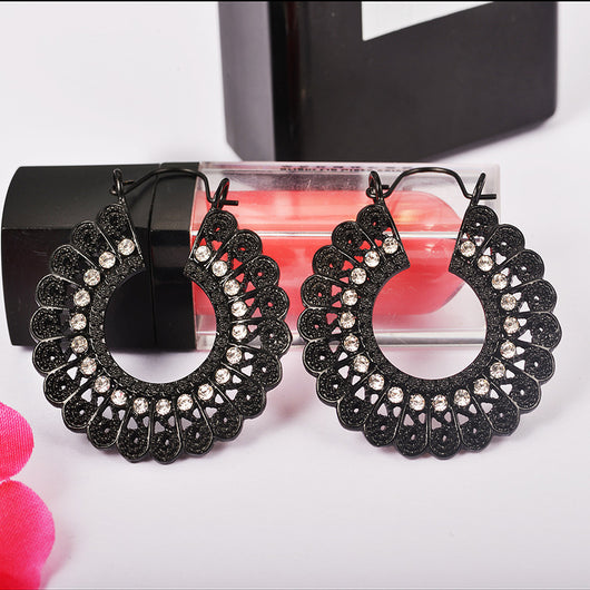 Aretes Calados Retro con Patrón Hueco Elegante - Image 4