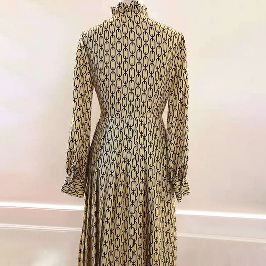 Vestido de seda con estampado de cadenas y detalles de madera - Image 4