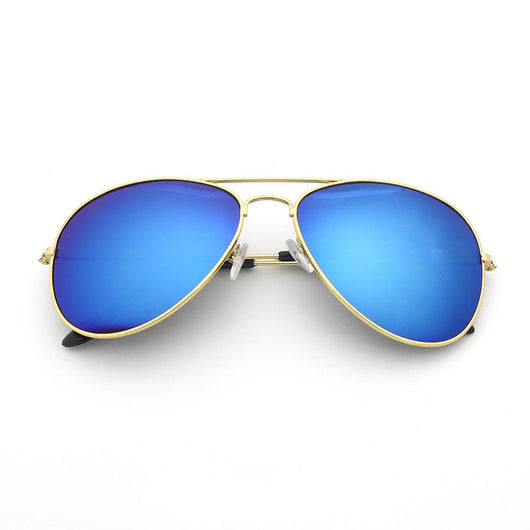 Gold frame aviator sunglasses with dark black lenses, featuring a classic vintage style. - Image 19