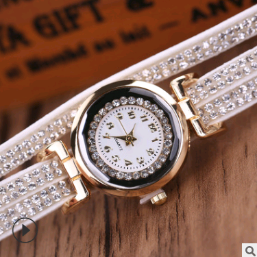 Reloj de moda para mujer con correa PU y detalles de diamantes retorcidos - Image 3