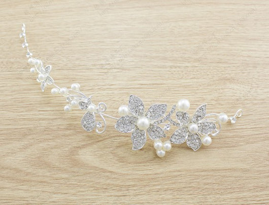 Conjunto de Joyería Nupcial con Mariposa - Collar de Perlas y Tocado de Cadena Suave - Image 2
