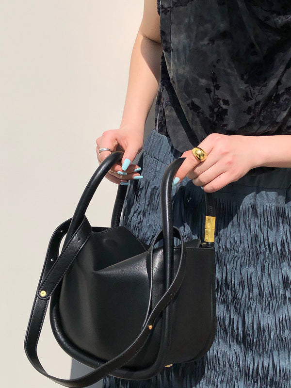 Bolsa Cuadrada de Cuero Genuino - Cartera Compacta para Mujer