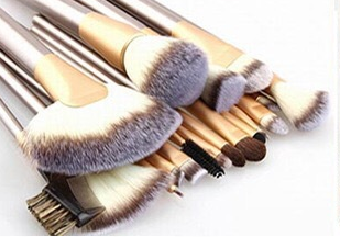 Kit Completo de Maquillaje 24 Piezas con Brochas Profesionales - Estuche Portátil - Image 4
