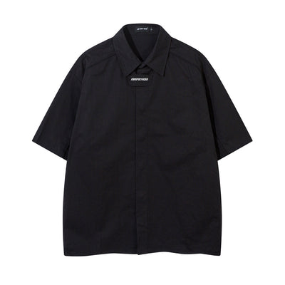 Camisa Suelta de Manga Corta para Hombre en Tono Oscuro