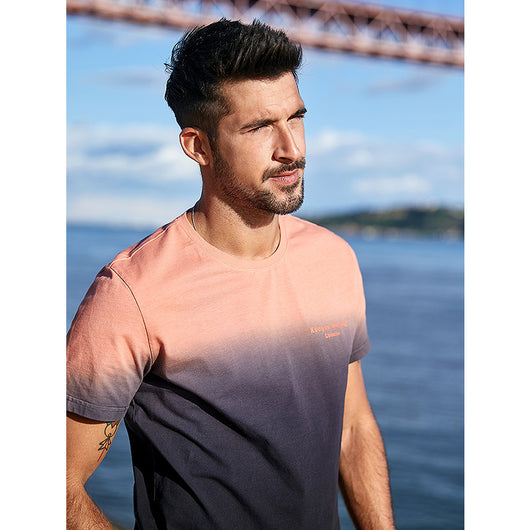 Playera Degradada de Manga Corta para Hombre - Image 2