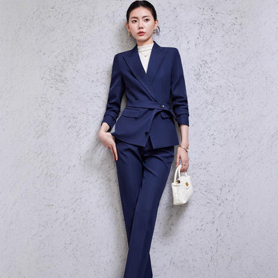 Traje Ejecutivo Femenino con Camisa de Cuello Solapa y Pantalón - Image 18
