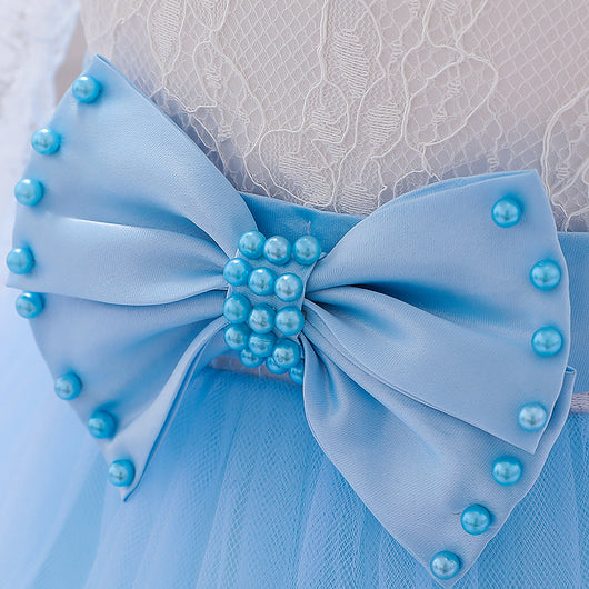 Bata Clínica con Detalles de Encaje y Costuras Reforzadas - Image 15
