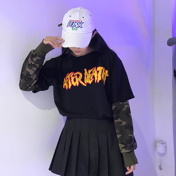 Suéter Holgado Estilo Coreano con Mangas Camuflaje y Estampado de Letras