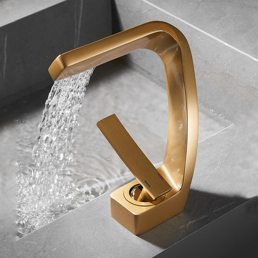 Grifo de Lujo Dorado con Cascada para Lavamanos - Agua Fría y Caliente