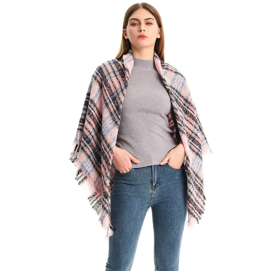 Chal Triangular Escocés para Otoño e Invierno - Amplio y Versátil - Image 3