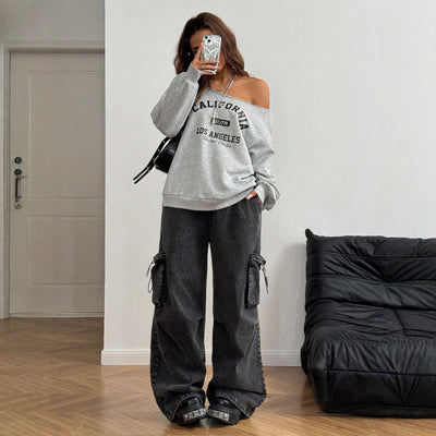 Playera Asimétrica para Mujer con Hombro Inclinado y Estampado de Letras - Image 6