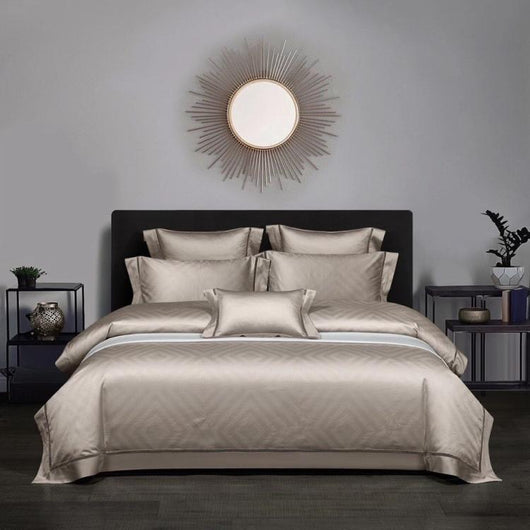 Juego de Cama Jacquard Satinado Europeo de Cuatro Piezas - Image 7