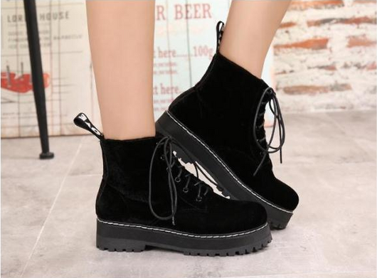 Botas Vintage de Terciopelo con Tiras - Botines Martin de Tacón Grueso - Image 7
