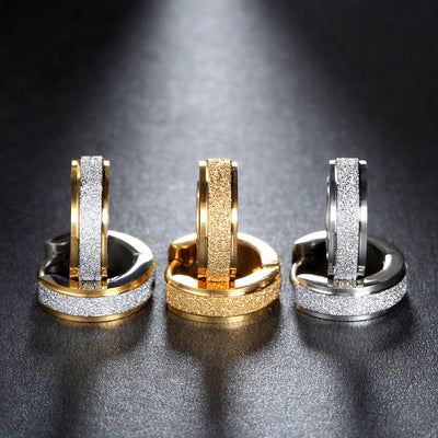 Aretes de aro pequeño en acero inoxidable con acabado plata y oro estilo punk rock