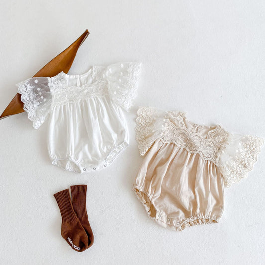 Jumpsuit Elegante con Mangas Volantes y Encaje