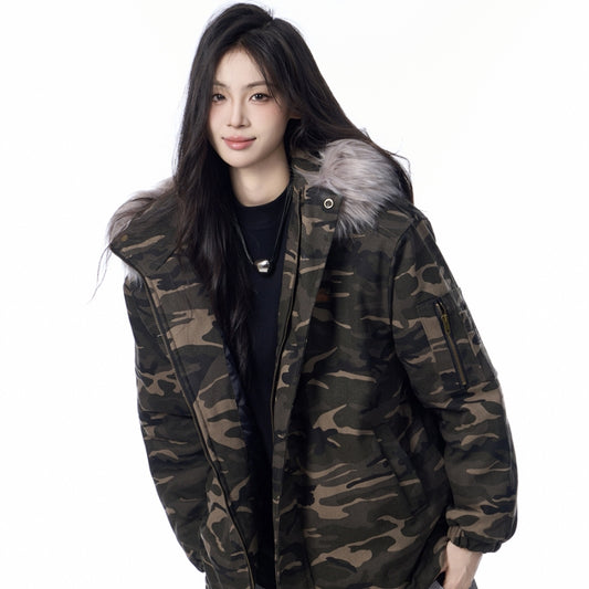 Chaqueta de Montaña con Cuello de Pelaje y Camuflaje