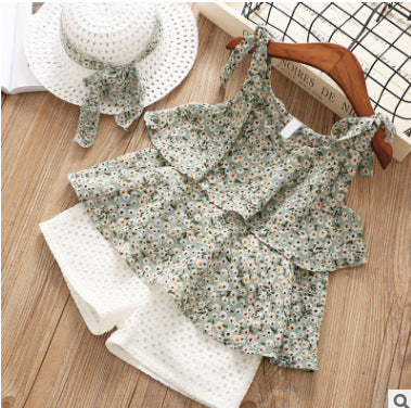 Conjunto de dos piezas: Top floral con tirantes y shorts - Image 2