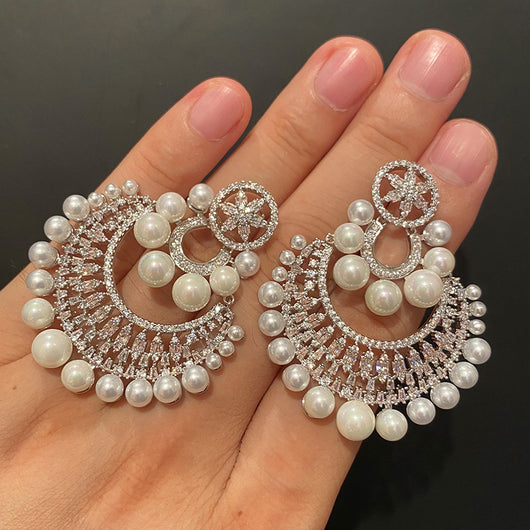 Aretes de Aro Grande con Perlas en Cobre para Mujer - Image 9