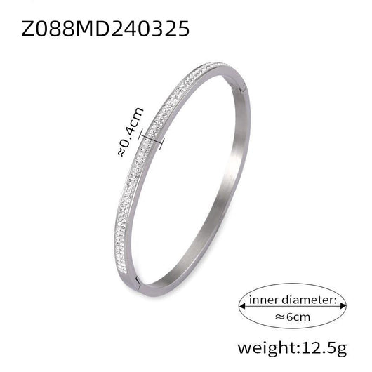 Pulsera de Titanio Chapada en Oro con Diseño Romano Grabado y Diamantes Incrustados - Image 8