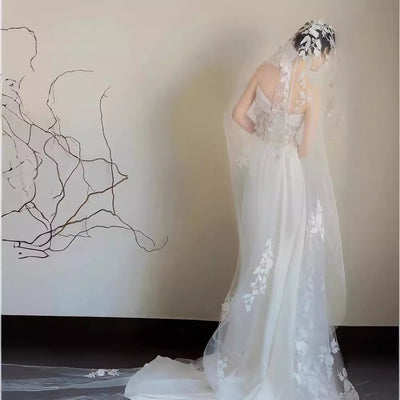 Vestido de Novia Sirena con Escote Tubo y Velo de Encaje Satinado - Image 4