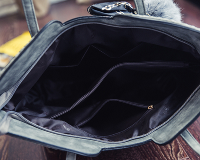 Bolso de Hombro con Pañuelo de Seda - Image 7