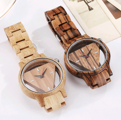 Reloj de Madera con Diseño Hueco Moderno y Elegante - Image 2