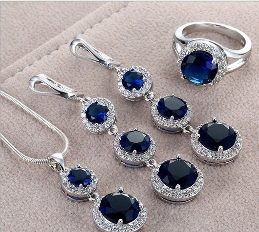 Conjunto de Joyería Nupcial de Tres Piezas - Image 2