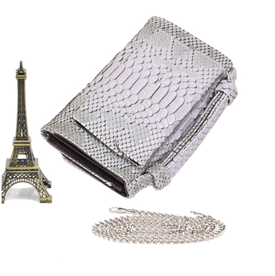 Cartera Clutch con Patrón Serpiente y Cadena Desmontable - Image 7