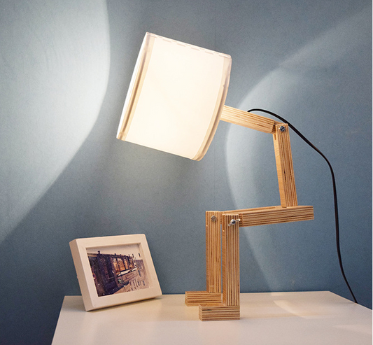 Lámpara de Mesa Humanoide de Diseño Moderno en Madera - Image 2