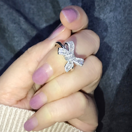 Anillo de Diamante Simulado con Moño - Joya de Lujo y Elegancia para Novia - Image 7