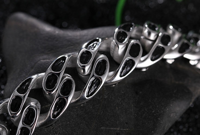 Pulsera de Acero Titanio con Calavera para Hombre - Estilo Rock Punk - Image 3