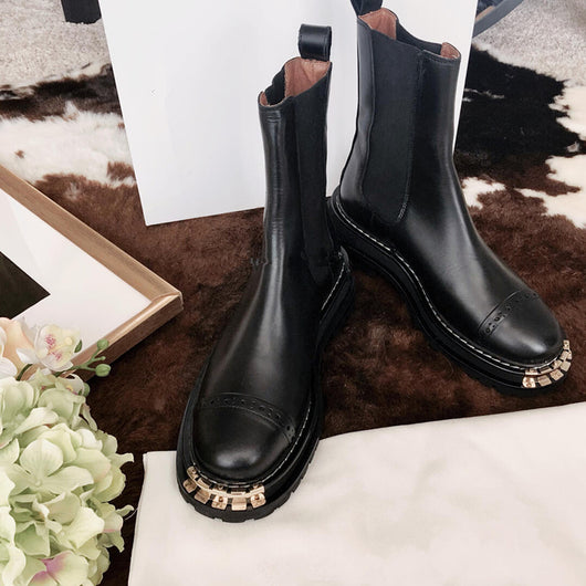 Botas con Detalles Metálicos