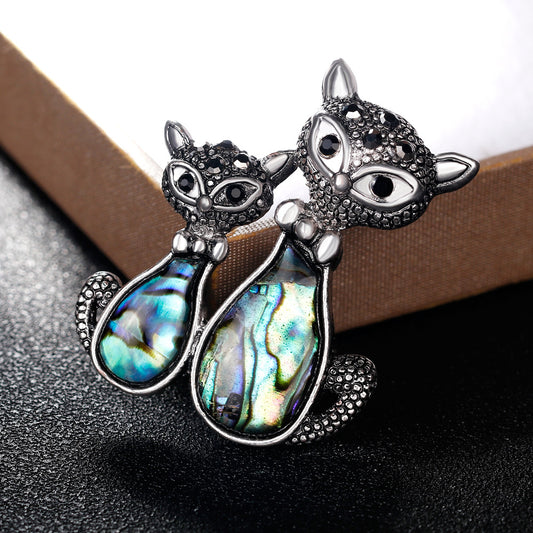 Broche Gatito Adorable con Corazón - Image 2