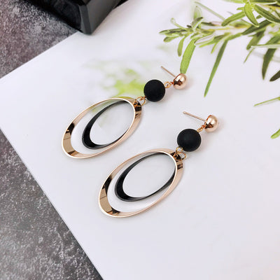 Aretes Coreanos Asimétricos con Flor de Perla y Moño - Image 52