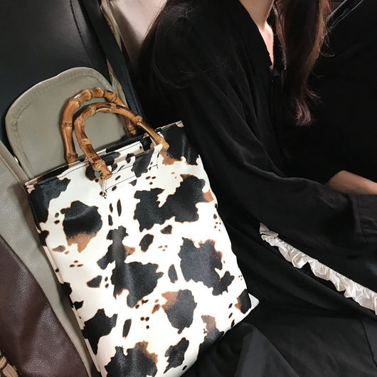 Bolsa Portátil Ghost Horse con Patrón de Vaca - Image 7