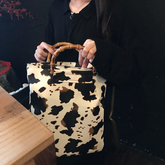 Bolsa Portátil Ghost Horse con Patrón de Vaca - Image 9