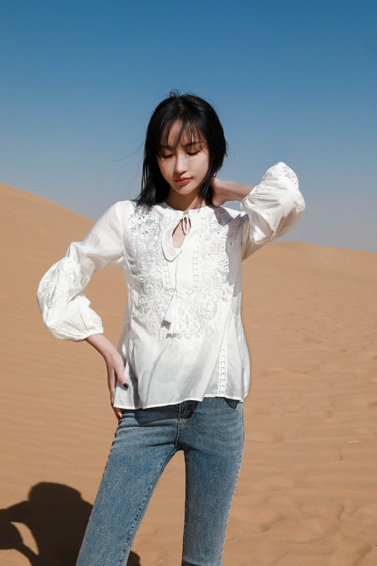 Blusa Holgada con Mangas Linterna Bordada y Encaje Fairy - Image 11