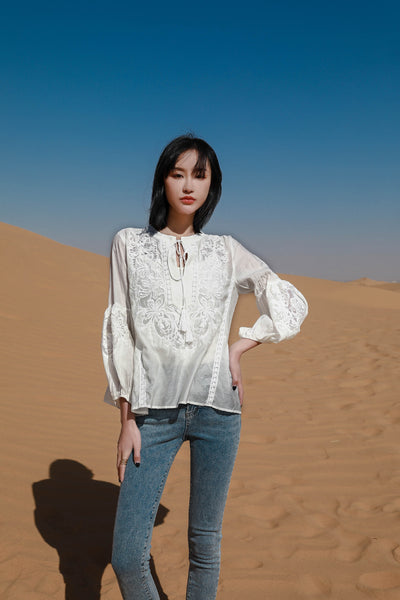 Blusa Holgada con Mangas Linterna Bordada y Encaje Fairy - Image 15
